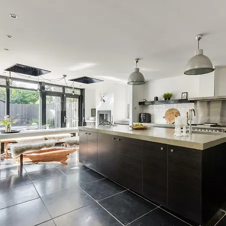 Bentveld Luxury Family Villa